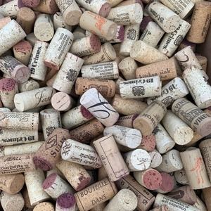 200 NATURAL WINE BOTTLE CORKS — Red White Nice Variety Crafting Wedding Recycled